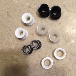 SOLD - 5 Pairs 0g Gauges Tunnels